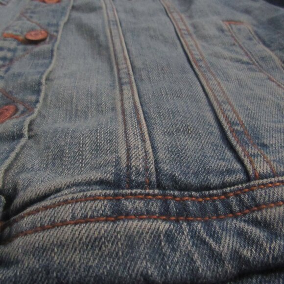 Old Navy Blue Jean Jacket NWT  Large - Picture 2 of 7